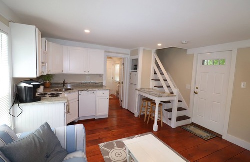 Dennis Apartment | Dennis Village - Adorable Studio Cottage