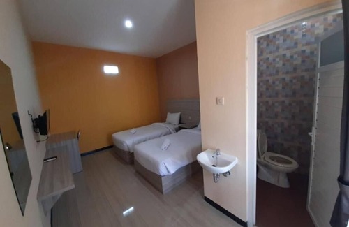 West Cirebon Bed & Breakfast | Denofe House