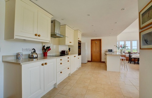 East Dereham House | Dentford Heights - Five Bedroom House, Sleeps 8