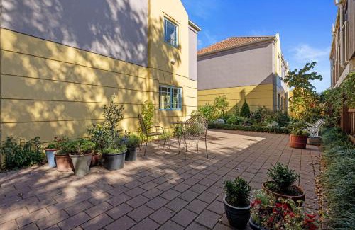 Hornby Hotel | Denton Park Motel