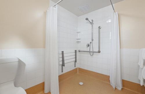 Hornby Hotel | Denton Park Motel