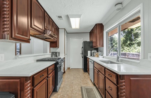 Carter's Grove House | Denver: 1 Mile From Texas A&M, 4BR