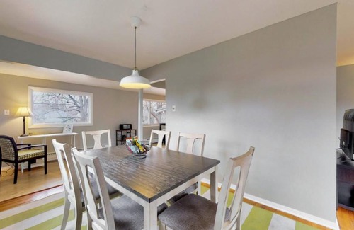 Southeast House | Denver 4 king, golf game, huge house with yard
