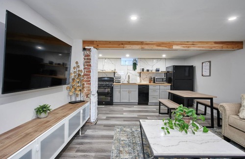 Speer House | Denver Bungalow 5 bedroom 4 bath-12 guests