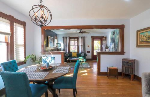 Hale House | Denver Retreat Bungalow near Hospitals, Coffeeshops, Restaurants, Bars