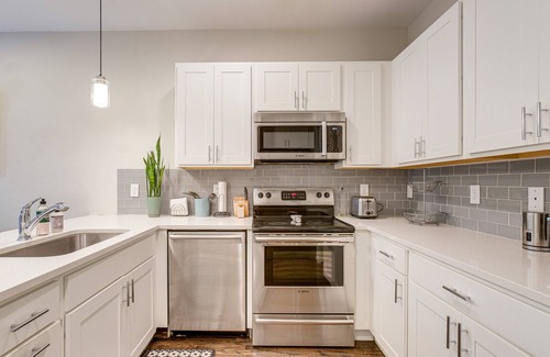 Jefferson Park House | Denver Retreat w/Rooftop Deck: Walk Downtown!