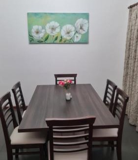 Mendoza City Center Apartment | Departamento cálido y rustico!