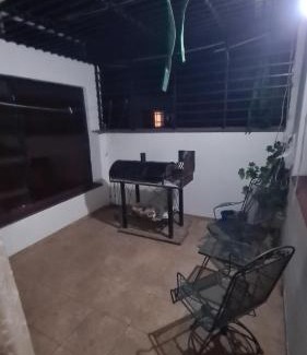 Mendoza City Center Apartment | Departamento cálido y rustico!