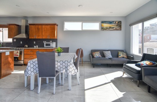 Ensenada Condo | DEPARTAMENTO CERCA DE COSTCO Y MACROPLAZA PARA 6