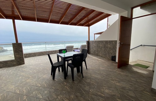 Cerro Azul House | Departamento Dúplex Frente al Mar, Ubicado en Playa Los Delfines, Cerro Azul