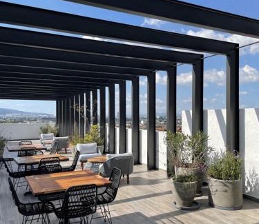San Pedro Tlaquepaque Apartment | Departamento de Lujo con Alberca Panoramica en Zona Metropolitana de Guadalajara
