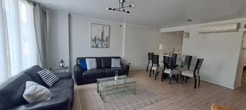 La Molina Apartment | Departamento Moderno & Espacioso en Lima La Molina