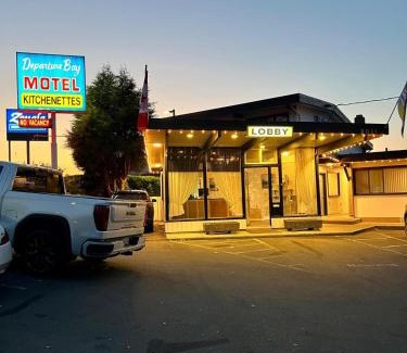 Regional District of Nanaimo Hotel | Departure Bay Motel
