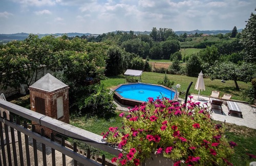 San Maurizio House | Dependance Rose, a romantic living room with double bed and bathroom