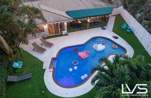 Poinsettia Heights House | Deporte-Beach HeatedPool PuttingGreen PingPong