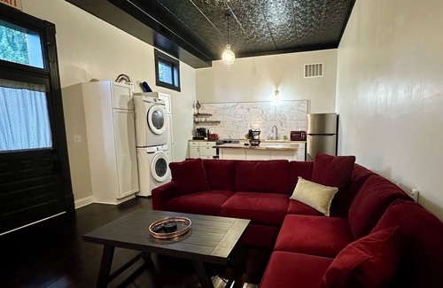 Hermann Apartment | Depot Suite - Ground-Floor Historic Loft on Katy Trail, 4 Mins to Hermann Wineries