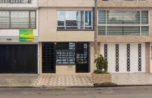 Kennedy Apartment | Dept-Complete-6 People-Independent-CC Eden