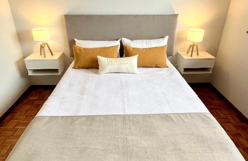 La Perla Apartment | Depto CENTRO 2 dormitorios con Balcón y COCHERA piso 15