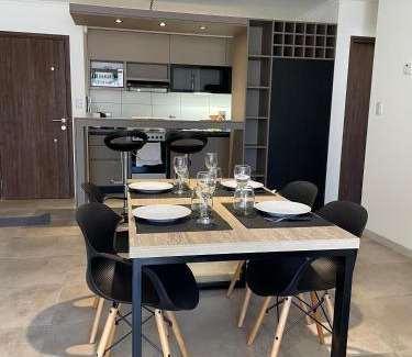 Villa Carlos Paz Apartment | Depto "Ideal" Céntrico, Pile Climat y Pile en Terraza, Cochera, Calef Central
