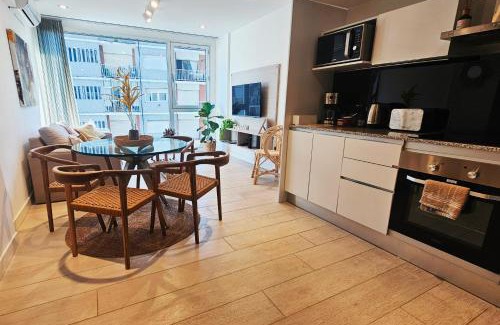 La Perla Apartment | Depto Marina - Depto Edificio Royal Park Zona La Perla Con Vista al Mar y Amenities Para 4 PAX - Hola Sur