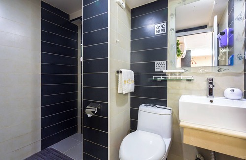 Chaoyang Hotel | Dequan Hotel High-speed RailStation Stor