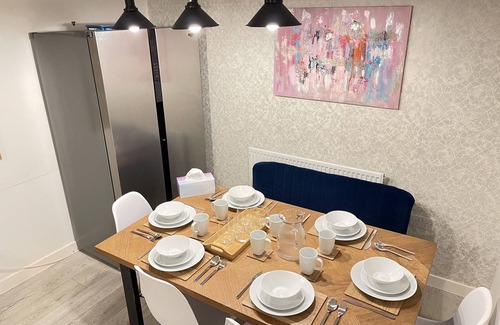 Little Eaton House | DERBY DEN, family friendly, character holiday cottage in Derby