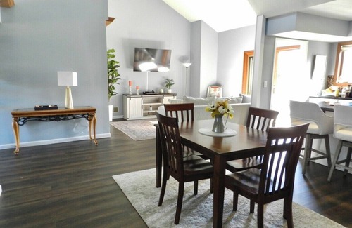 Sellersburg House | Derby House & Indoor Pickleball