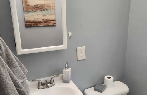 Parkland House | Derby rental furnished 2BR, 1 full bath(shower/tub) house