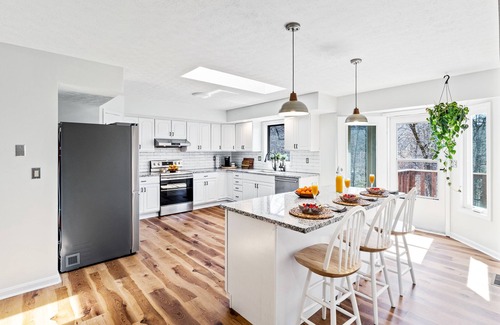 New Albany House | Derby Stay w/King Beds & Netflix