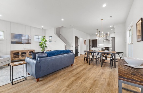 Jeffersonville House | DerbyDeluxe: Sunny & Modern, Near Derby