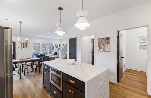 Jeffersonville House | DerbyDeluxe: Sunny & Modern, Near Derby