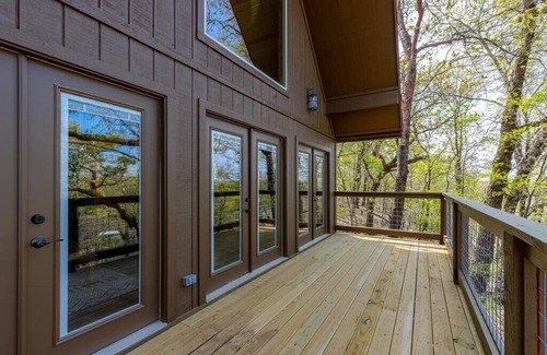 Afton Cabin | Derbyshire Cabin (Boat Slip Included)