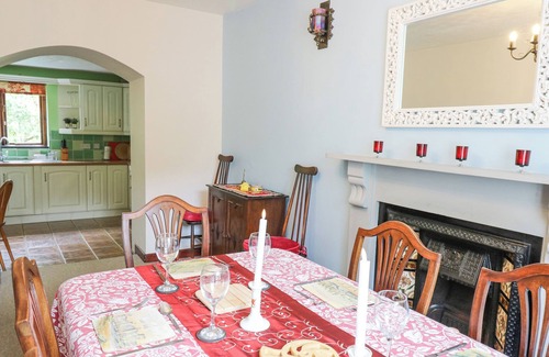 Mydroilin Cottage | DERWEN VILLA, pet friendly, character holiday cottage in New Quay