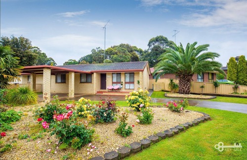 Mount Gambier House | Derwent Delight: Cozy home in a quiet neighborhood