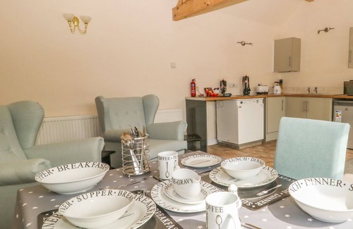 West Heslerton Cottage | DERWENT HOUSE FARM, pet friendly, character holiday cottage in Malton