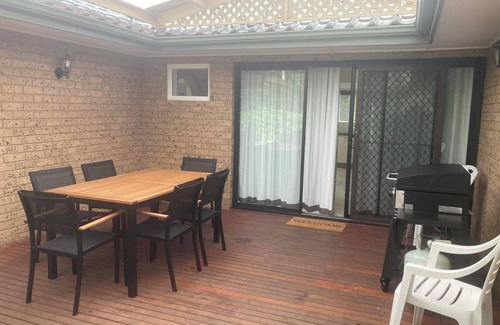 Gilles Plains House | Derwent House: Newly renovated n 23 mins to CBD
