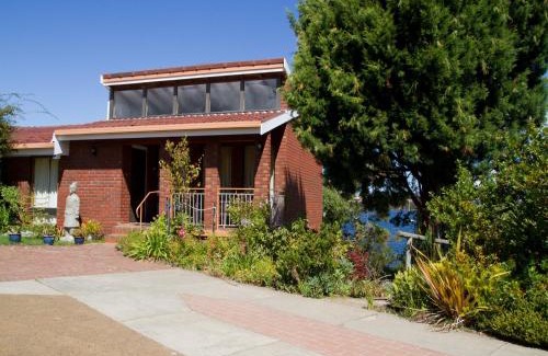 Austins Ferry House | Derwent Retreat