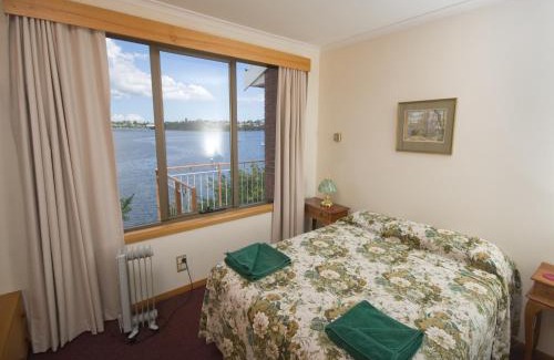 Austins Ferry House | Derwent Retreat