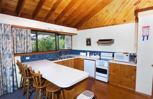 Austins Ferry House | Derwent Vista (10 Harbinger Lane)