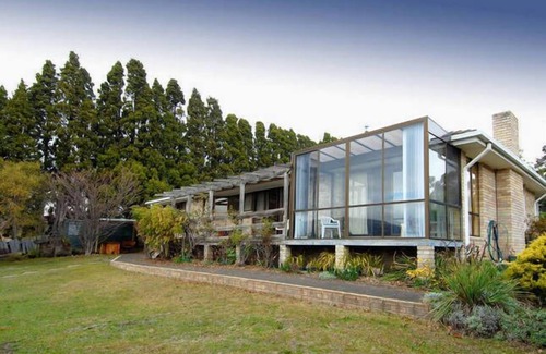 Austins Ferry House | Derwent Vista (10 Harbinger Lane)