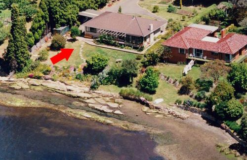 Austins Ferry House | Derwent Vista
