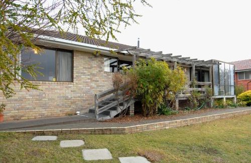 Austins Ferry House | Derwent Vista