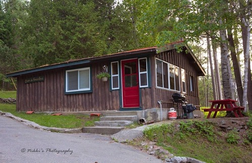 Papineau-Cameron Cottage | Des Groseilliers Cottage