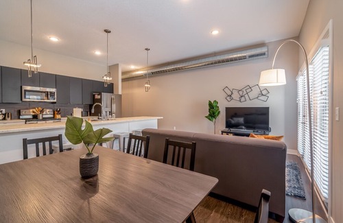 Downtown Des Moines Apartment | Des Moines | Classy 2BD/2BA Downtown Apartment