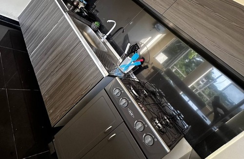 Leticia Apartment | Desconecta de tus Preocupaciones en Este Espacio tan Amplio y Sereno