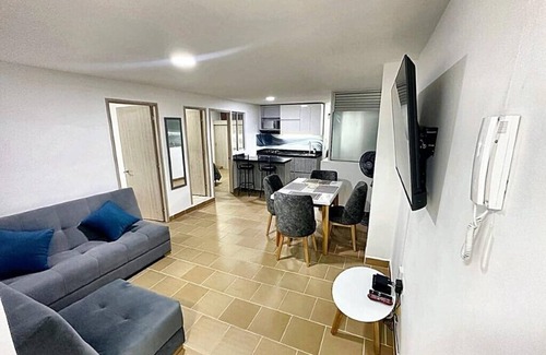 Guayabal Apartment | Descubre Medellín: Apartamento Céntrico y Equipado