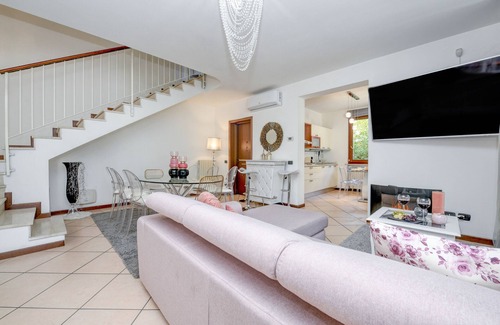 Desenzano del Garda Villa | DesenzanoLoft Villa Luxury Jacuzzi & Garden