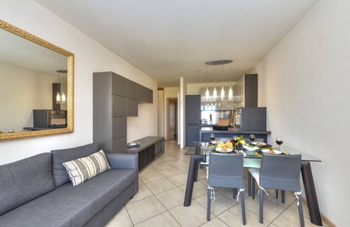 Rivoltella Apartment | DesenzanoLoft CO2 – In residence with 5 pools