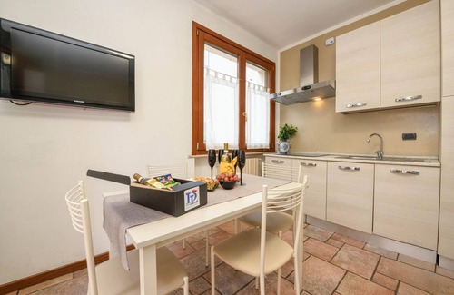 Desenzano del Garda Apartment | Desenzanoloft Garden and Pool