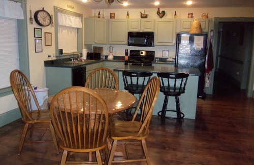 Nauvoo House | Deseret Heritage Manor, 2040 Knight Street, Nauvoo IL
